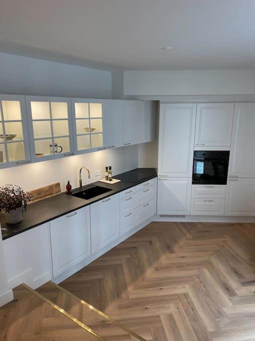 Nyrenoveret Charmerende Lejlighed I Odense C! Apartment Екстериор снимка