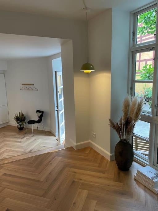 Nyrenoveret Charmerende Lejlighed I Odense C! Apartment Екстериор снимка